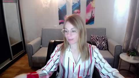 Snapshot of your_crush_12 chatting on 21, 10, 2025 your_crush_12 online show from 21, 10, 2025