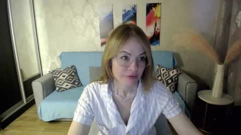 Snapshot of your_crush_12 chatting on 25, 11, 2025 your_crush_12 online show from 25, 11, 2025