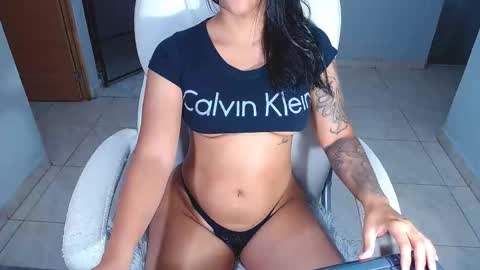 Snapshot of your_latin_girl chatting on 19, 9, 2025 your_latin_girl online show from 19, 9, 2025
