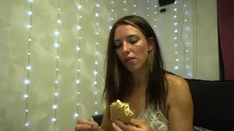 Snapshot of your_little_flexible_girl chatting on 27, 6, 2026 Meri online show from 27, 6, 2026