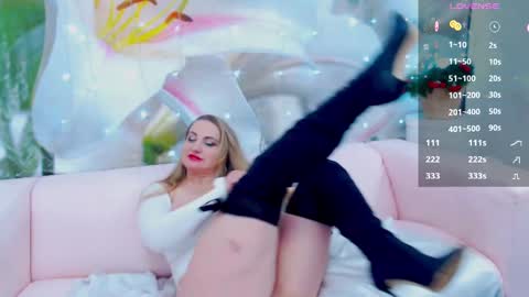 Snapshot of your_milf_lilly chatting on 12, 3, 2025 Lilly online show from 12, 3, 2025