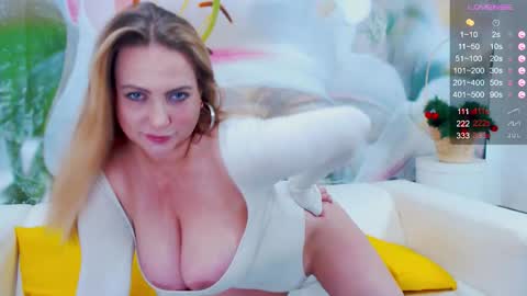 Snapshot of your_milf_lilly chatting on 1, 11, 2025 Lilly online show from 1, 11, 2025