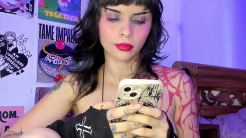 Daniela  Help me reach 100 likes online show from 8, 9, 2025