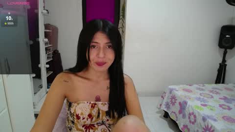 Snapshot of your_slutty_doll_ chatting on 23, 2, 2025 Danna online show from 23, 2, 2025