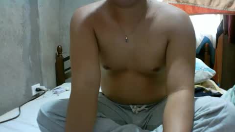 yourasian_lover29 online show from 9, 4, 2026