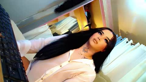 Snapshot of yourasiancockisontop chatting on 24, 10, 2025 kim online show from 24, 10, 2025