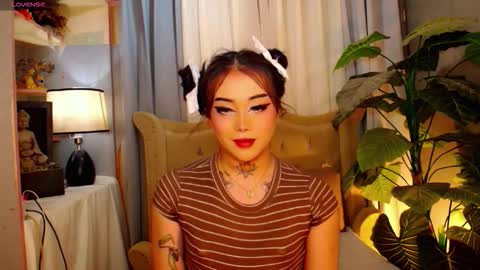 Snapshot of yourasiancockisontop chatting on 15, 11, 2025 kim online show from 15, 11, 2025