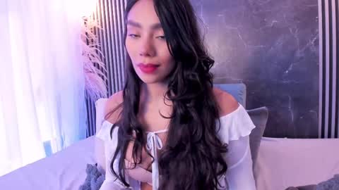 Snapshot of yourcutemolly chatting on 5, 3, 2025 Selena online show from 5, 3, 2025