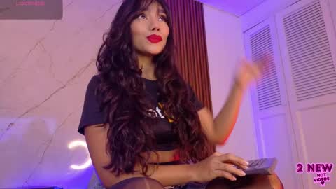 Snapshot of yourcutemolly chatting on 19, 10, 2025 Selena online show from 19, 10, 2025