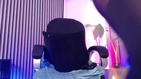 Snapshot of yourcutemolly chatting on 27, 11, 2025 Selena online show from 27, 11, 2025