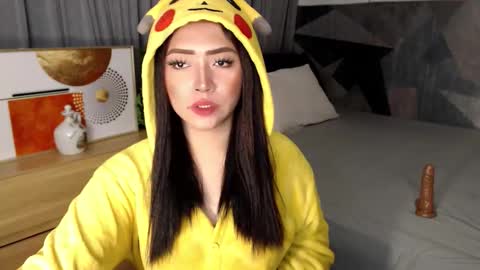 Snapshot of yourdevilsweettsx chatting on 11, 10, 2025 JEN online show from 11, 10, 2025