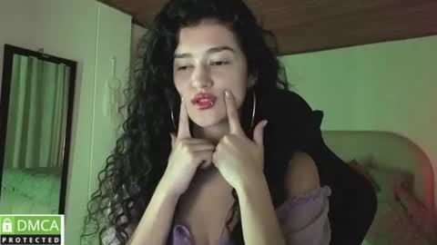 Snapshot of yourdreamgirl2025 chatting on 17, 6, 2026 yourdreamgirl2025 online show from 17, 6, 2026