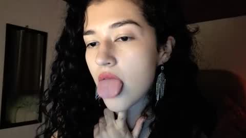 Snapshot of yourdreamgirl2025 chatting on 1, 7, 2026 yourdreamgirl2025 online show from 1, 7, 2026