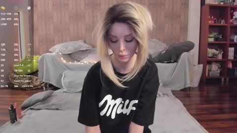 Snapshot of youreyesgazm chatting on 8, 11, 2025 Mary online show from 8, 11, 2025