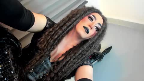 Snapshot of yourfiercemistress chatting on 28, 11, 2025 not into STINGY and CHEAP people online show from 28, 11, 2025