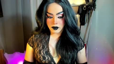 Snapshot of yourfiercemistress chatting on 18, 12, 2025 not into STINGY and CHEAP people online show from 18, 12, 2025