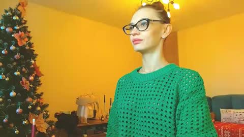 Snapshot of yourladysunshine chatting on 4, 12, 2025 Ksyusha online show from 4, 12, 2025
