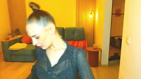 Snapshot of yourladysunshine chatting on 5, 12, 2025 Ksyusha online show from 5, 12, 2025
