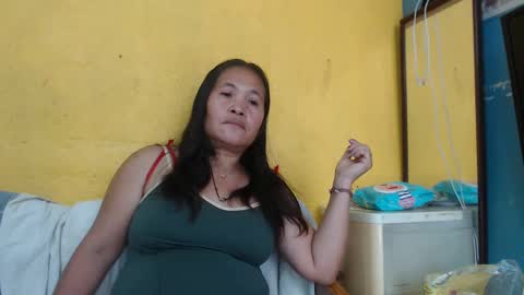 Snapshot of yourlove_regine chatting on 14, 1, 2025 Regine online show from 14, 1, 2025