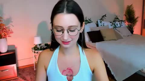 Snapshot of yourlovelystoryy chatting on 11, 9, 2025 Vetta online show from 11, 9, 2025