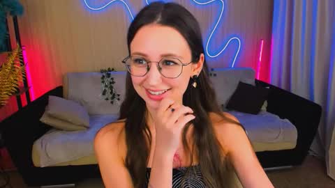 Snapshot of yourlovelystoryy chatting on 14, 10, 2025 Vetta online show from 14, 10, 2025