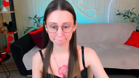 Snapshot of yourlovelystoryy chatting on 17, 7, 2026 Vetta online show from 17, 7, 2026