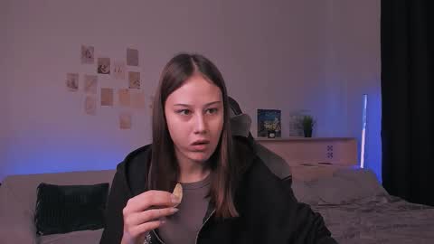 Snapshot of yourlovelystreamer chatting on 20, 10, 2025 Nikol online show from 20, 10, 2025