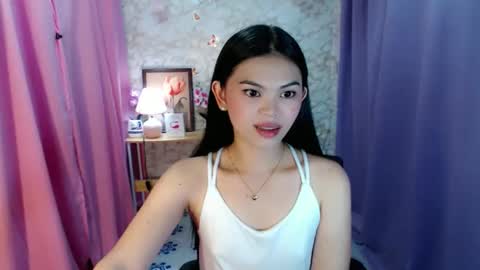 Snapshot of yourlovelytranspinay chatting on 8, 11, 2025 your lovely Dina online show from 8, 11, 2025