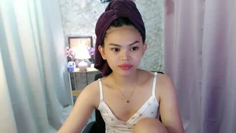 Snapshot of yourlovelytranspinay chatting on 2, 12, 2025 your lovely Dina online show from 2, 12, 2025