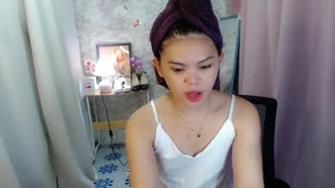 Snapshot of yourlovelytranspinay chatting on 4, 2, 2026 your lovely Dina online show from 4, 2, 2026