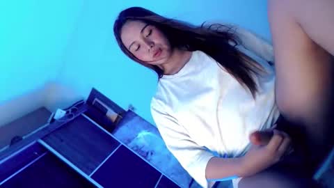 Snapshot of yourlovingpearl chatting on 10, 11, 2025 PEARL online show from 10, 11, 2025