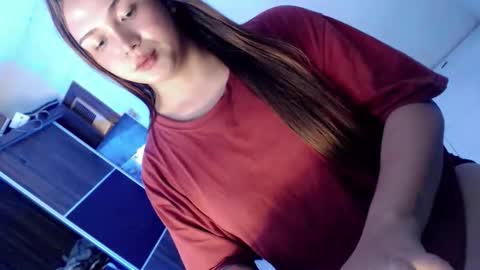 Snapshot of yourlovingpearl chatting on 19, 11, 2025 PEARL online show from 19, 11, 2025