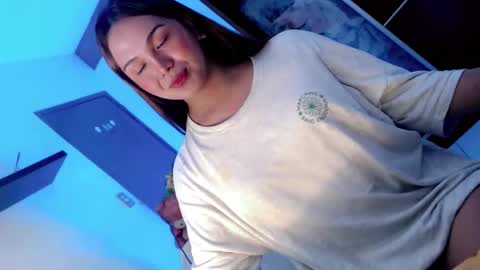 Snapshot of yourlovingpearl chatting on 1, 12, 2025 PEARL online show from 1, 12, 2025