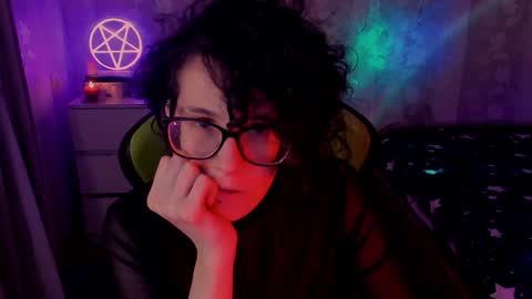 Snapshot of yourscosmic chatting on 5, 2, 2025 Yours Cosmic online show from 5, 2, 2025