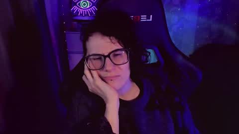 Snapshot of yourscosmic chatting on 21, 11, 2025 Yours Cosmic online show from 21, 11, 2025