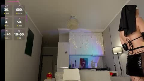 Luminous Luna online show from 8, 2, 2026