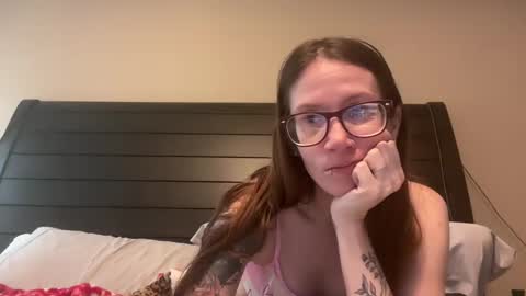 yourstrulylivy online show from 30, 12, 2024