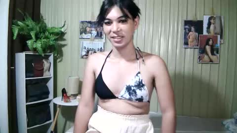 yoursubmissive_larah online show from 18, 2, 2026