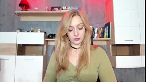 YourVenus00 -Follow my OF online show from 30, 12, 2024