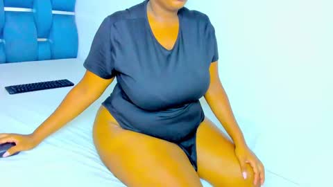 Snapshot of yourwife_anna chatting on 27, 9, 2025 yourwife_anna online show from 27, 9, 2025