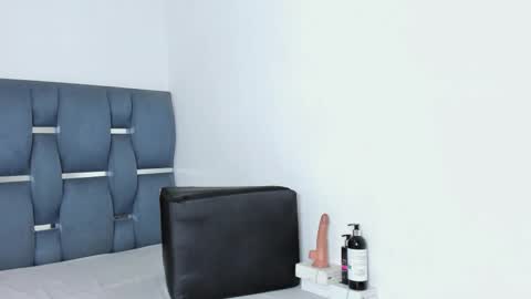 Snapshot of yourwife_anna chatting on 20, 10, 2025 yourwife_anna online show from 20, 10, 2025