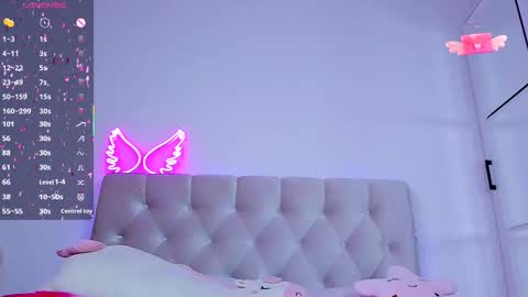 Snapshot of yourwilddestiny chatting on 24, 2, 2025 Destiny online show from 24, 2, 2025