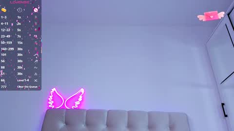 Snapshot of yourwilddestiny chatting on 28, 2, 2025 Destiny online show from 28, 2, 2025