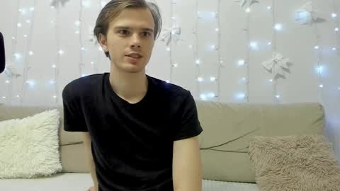 Snapshot of yueslang chatting on 14, 5, 2026 Yue Lang and Samm online show from 14, 5, 2026