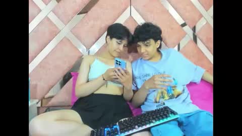 Snapshot of yui_and_rin_ chatting on 5, 12, 2025 Yui Rin online show from 5, 12, 2025