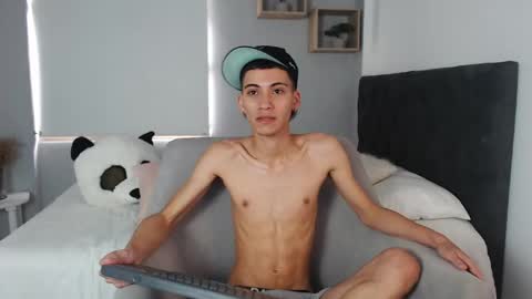 Snapshot of yulian_vasquez chatting on 5, 3, 2025 yulian_vasquez online show from 5, 3, 2025