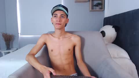 Snapshot of yulian_vasquez chatting on 7, 3, 2025 yulian_vasquez online show from 7, 3, 2025