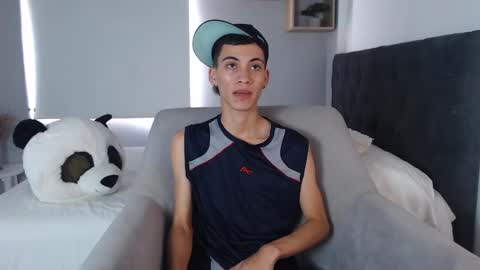 Snapshot of yulian_vasquez chatting on 9, 3, 2025 yulian_vasquez online show from 9, 3, 2025