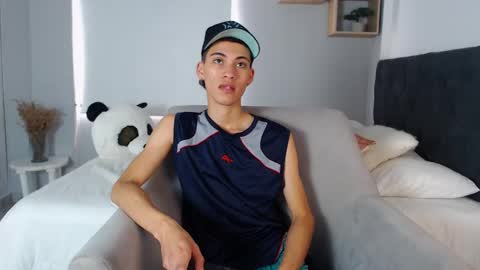 Snapshot of yulian_vasquez chatting on 11, 3, 2025 yulian_vasquez online show from 11, 3, 2025