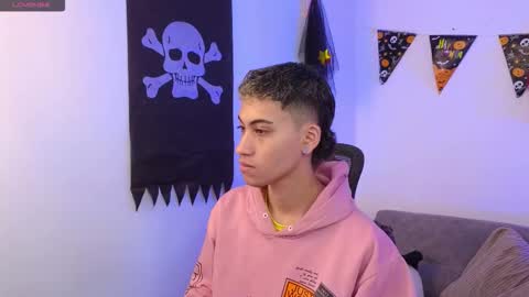 Snapshot of yulian_vasquez chatting on 17, 10, 2025 yulian_vasquez online show from 17, 10, 2025